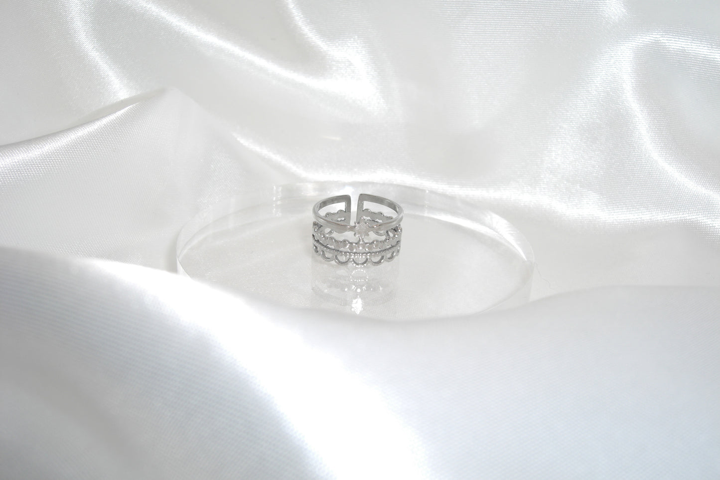 Anello a fascia con stellina