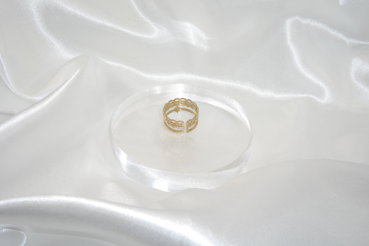Anello a fascia con stellina