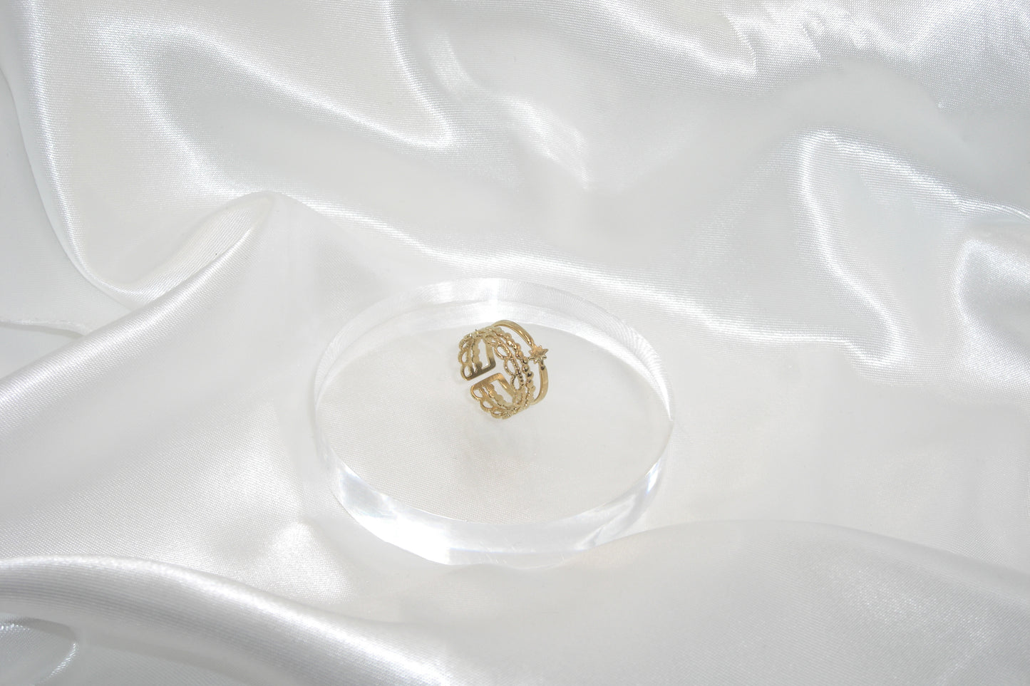 Anello a fascia con stellina