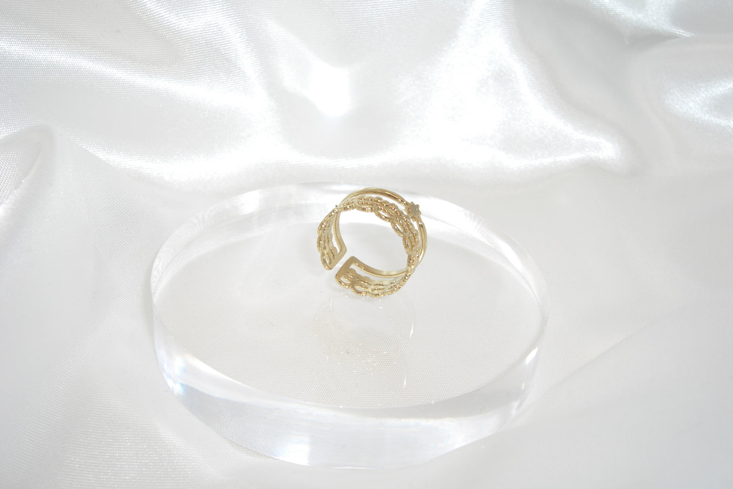 Anello a fascia con stellina