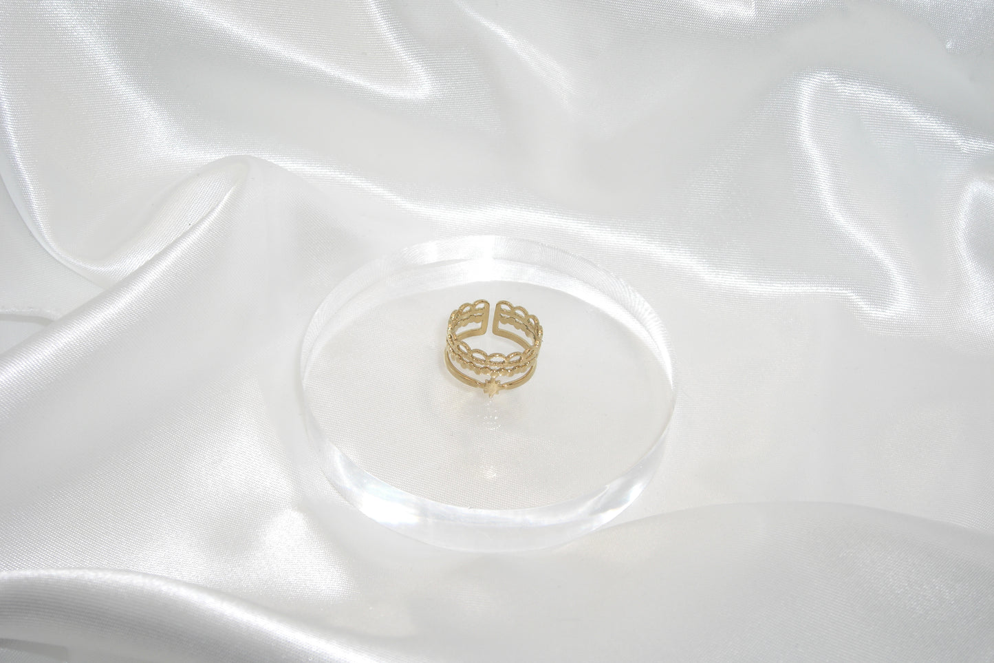 Anello a fascia con stellina