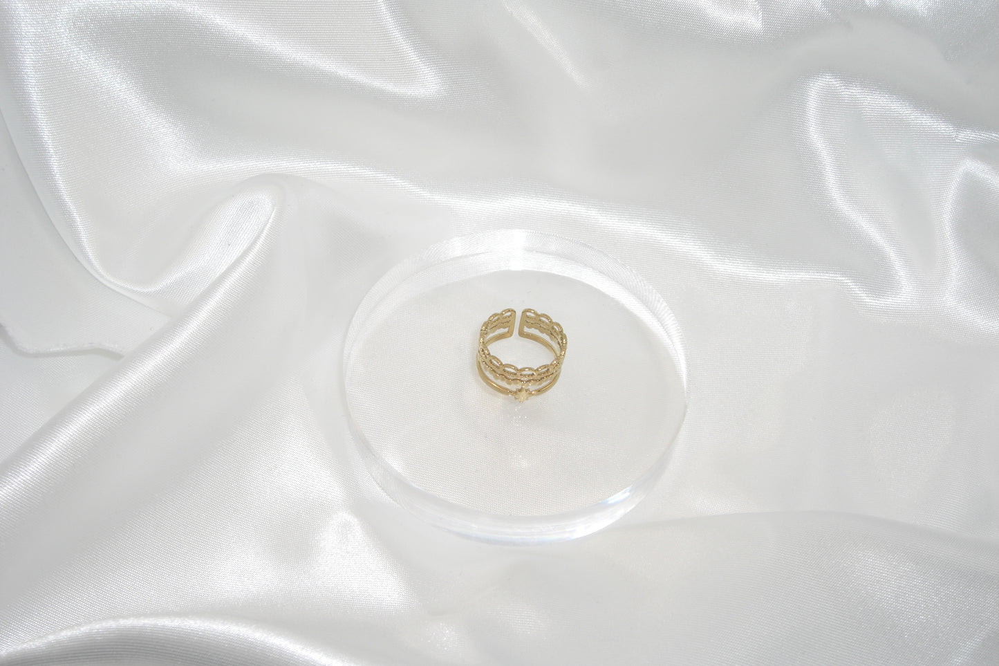 Anello a fascia con stellina