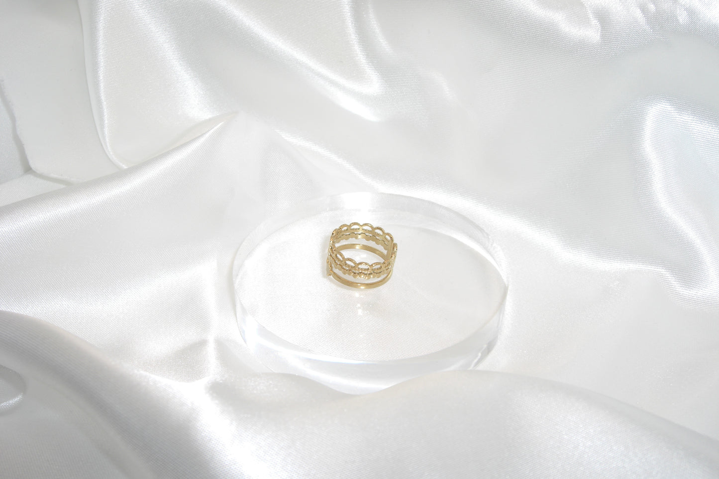 Anello a fascia con stellina