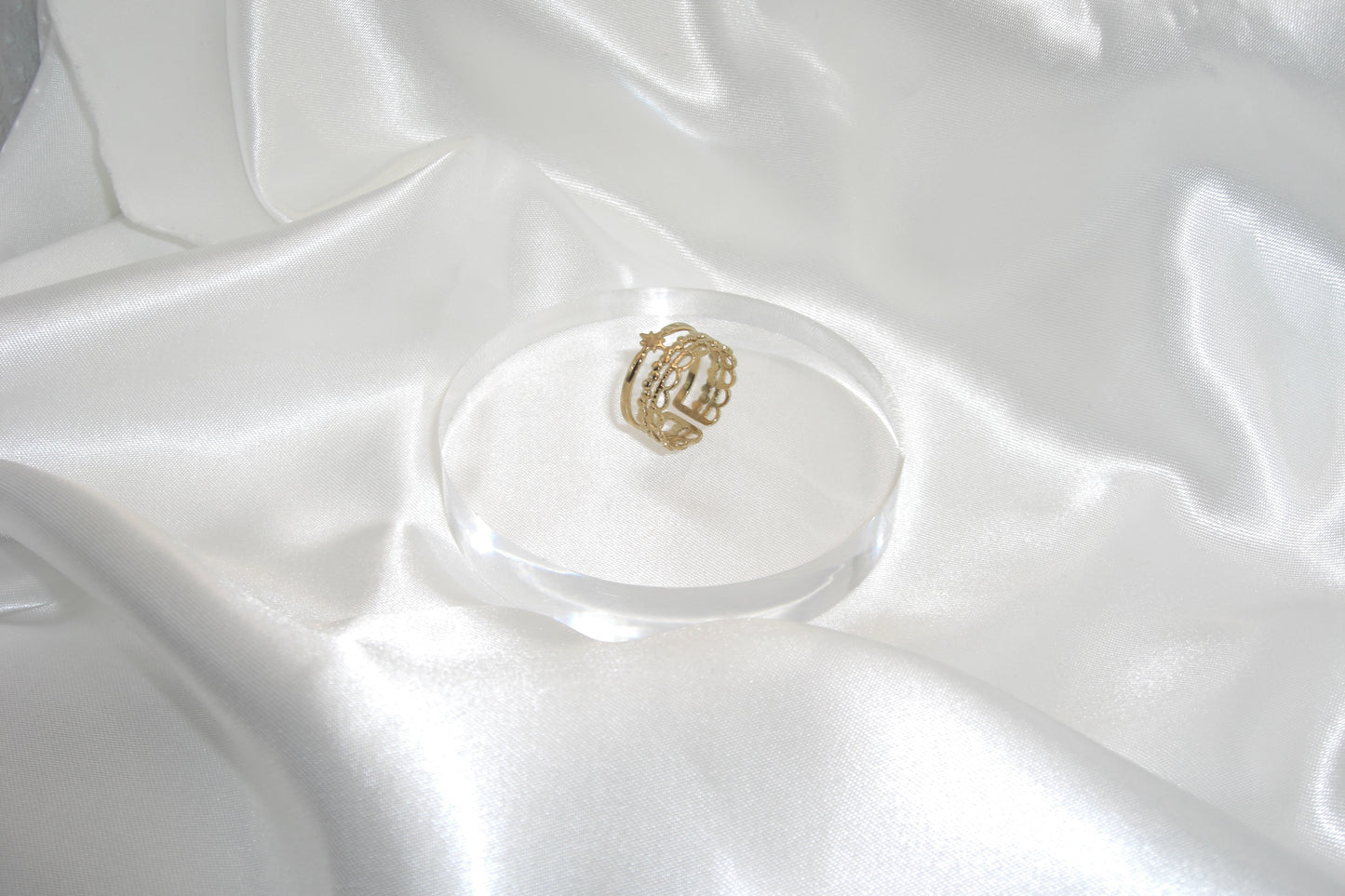 Anello a fascia con stellina