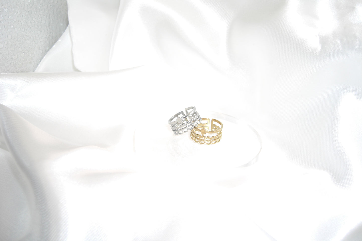 Anello a fascia con stellina