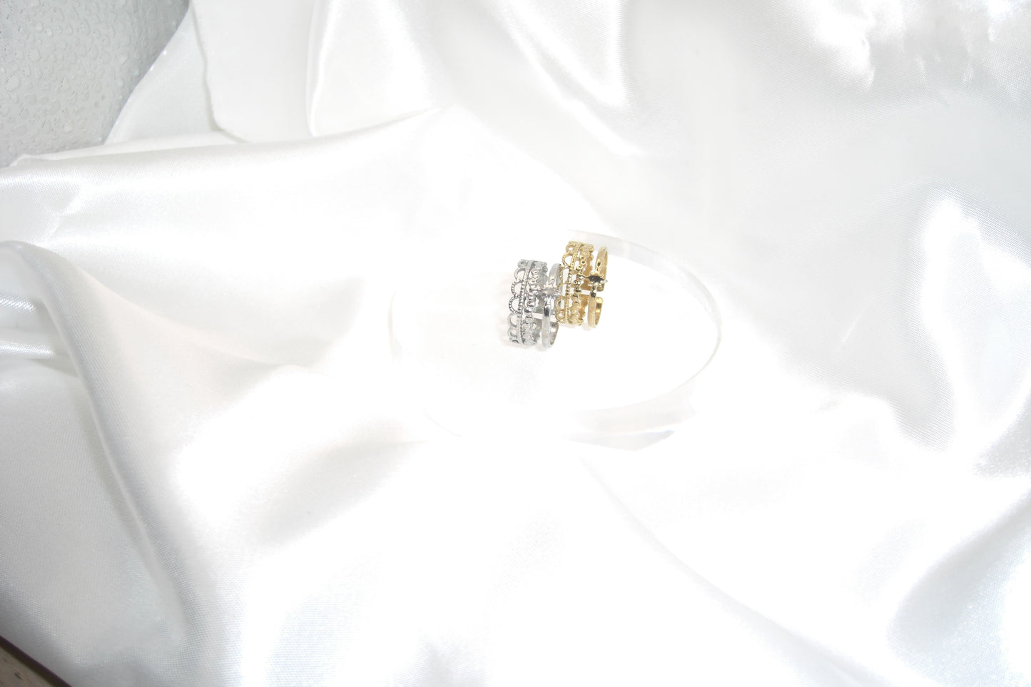 Anello a fascia con stellina