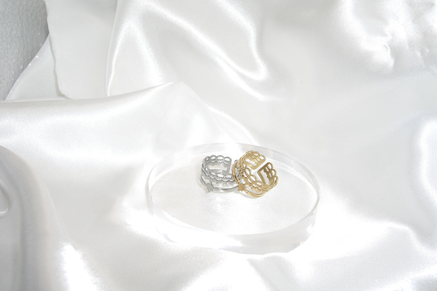 Anello a fascia con stellina