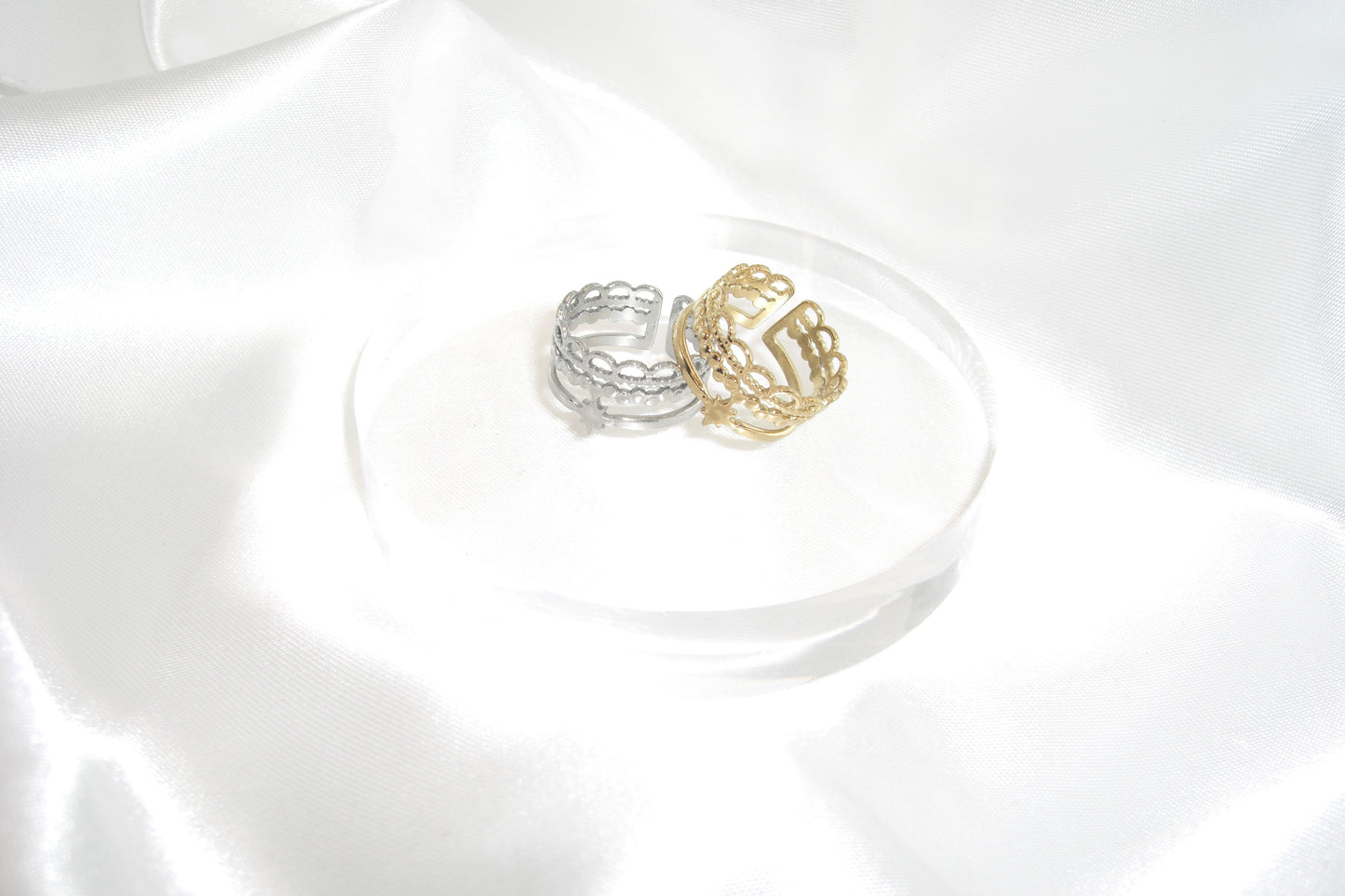 Anello a fascia con stellina