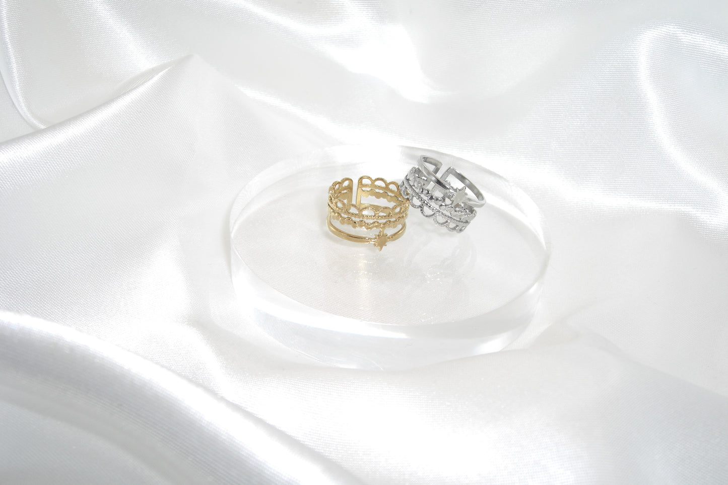 Anello a fascia con stellina
