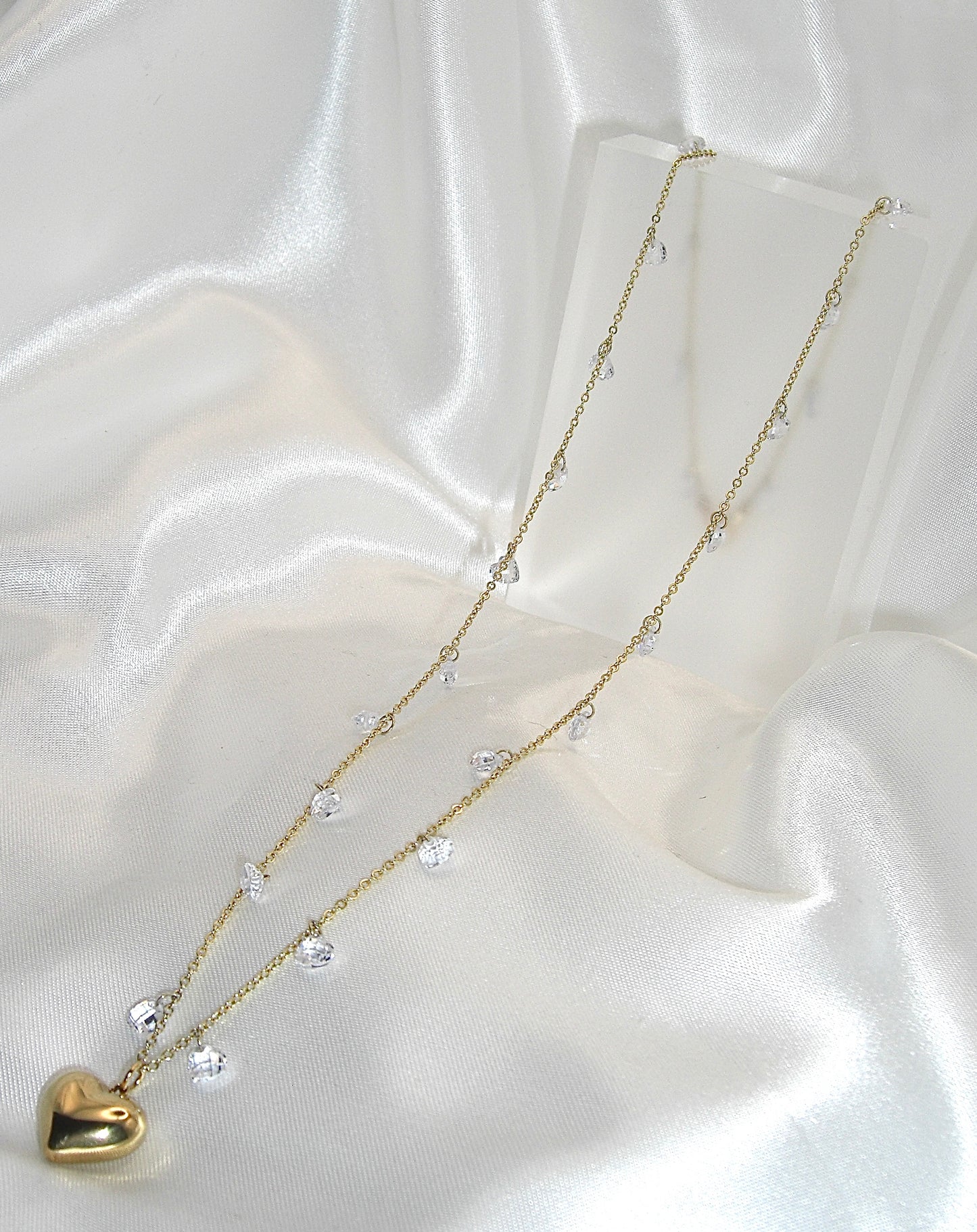 Collana in acciaio con zirconi