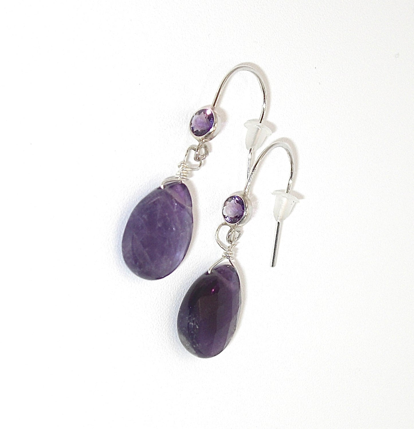 Drop earrings with hard stone