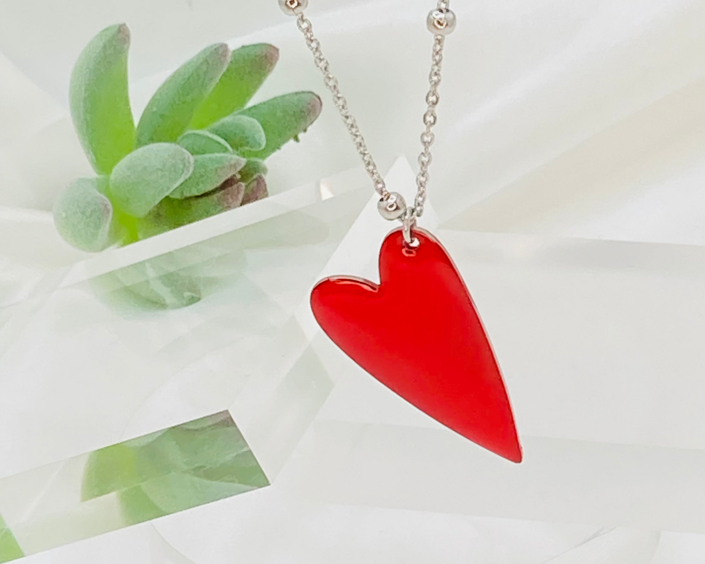 Collier avec cœur émaillé