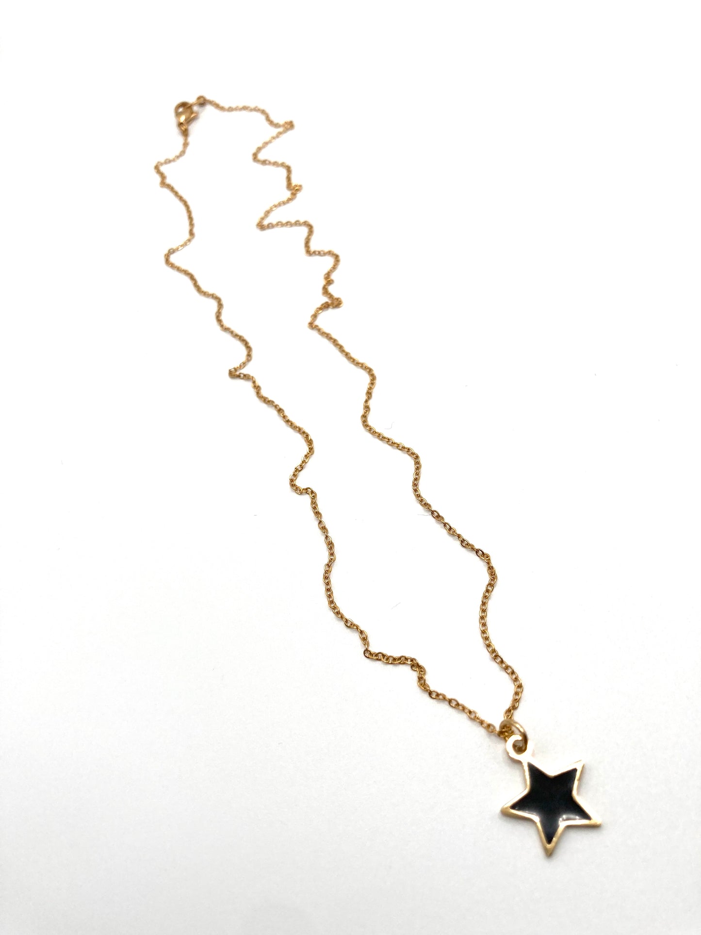 Collana con stella smaltata