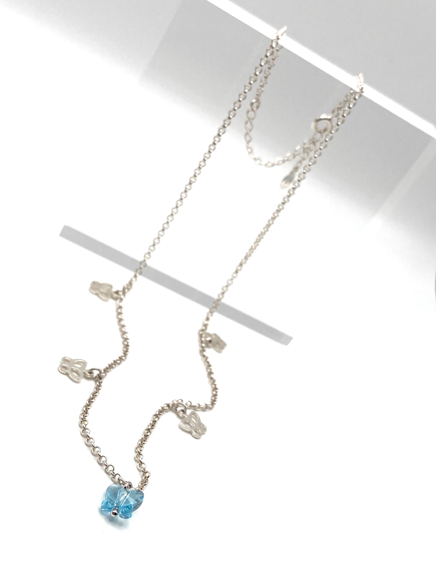 Collana con farfalle