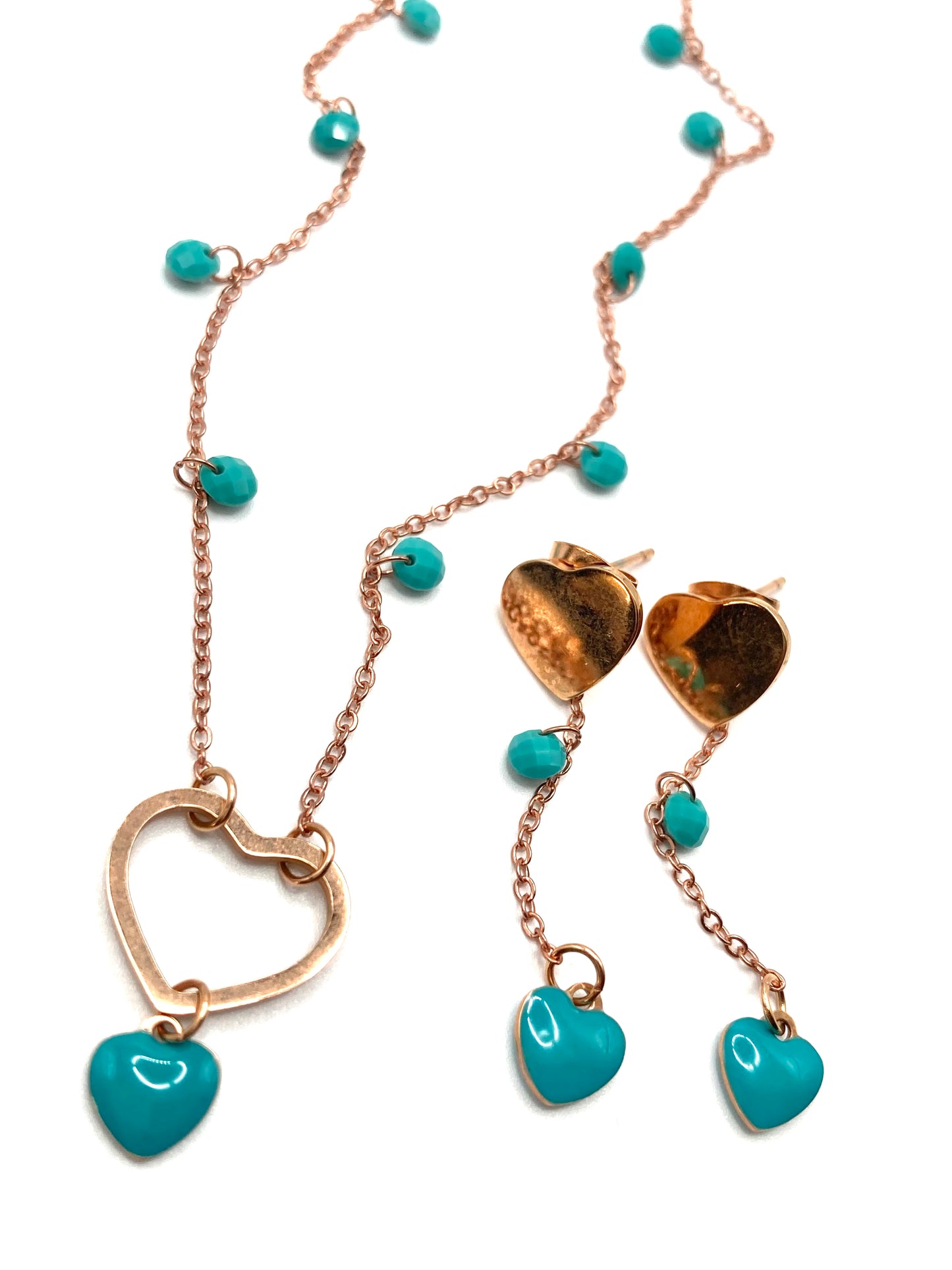 Collana e orecchini con cuori smaltati