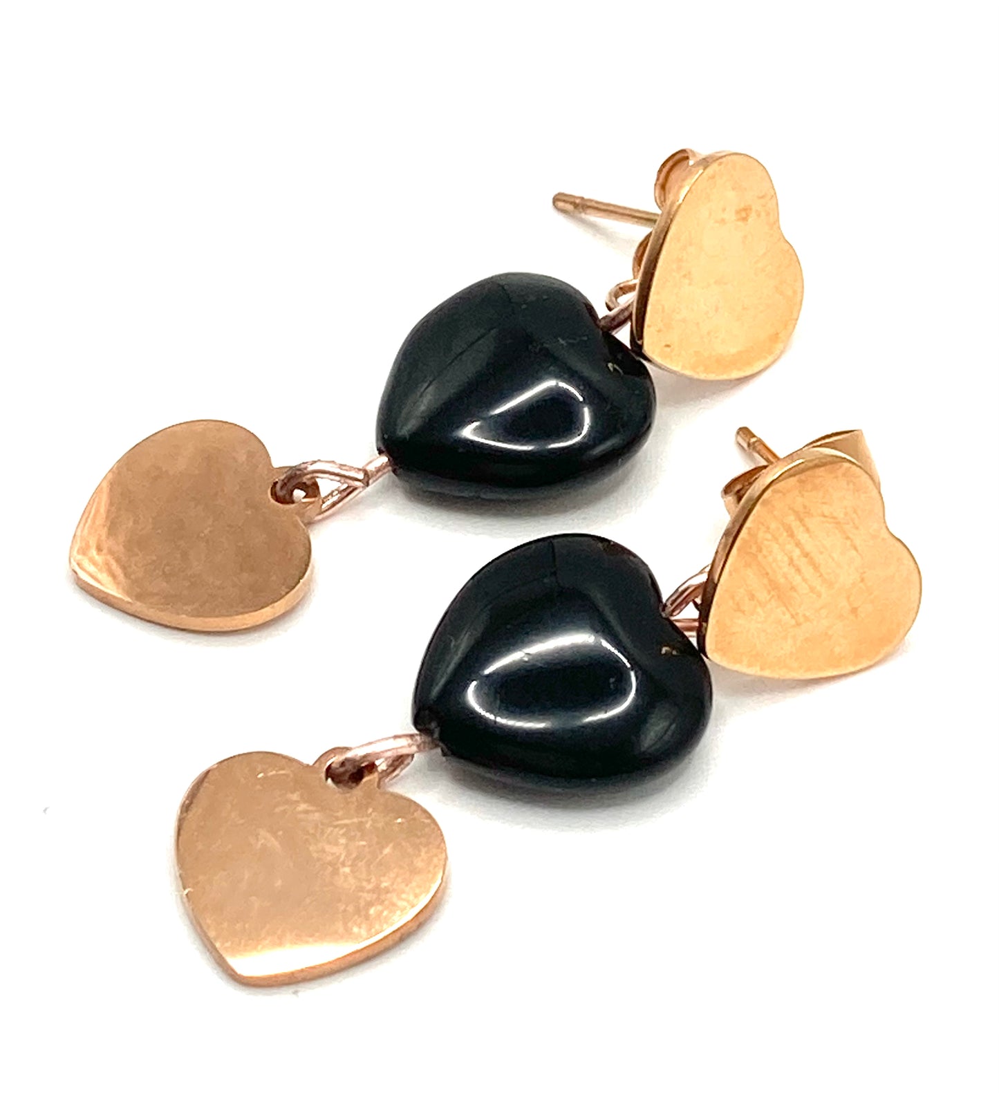 Orecchini con cuore in pietra dura