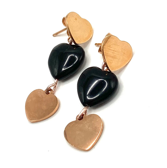 Orecchini con cuore in pietra dura