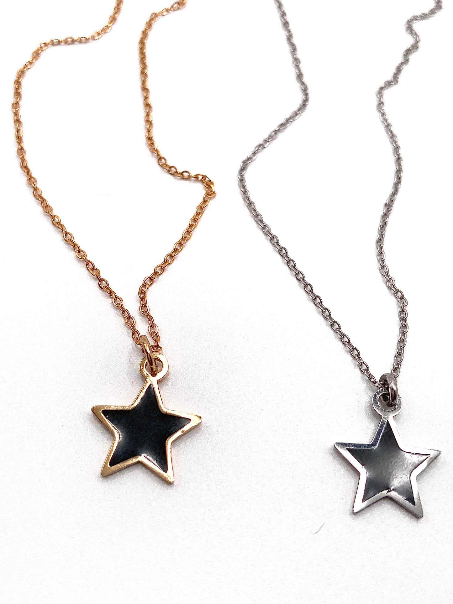 Collana con stella smaltata