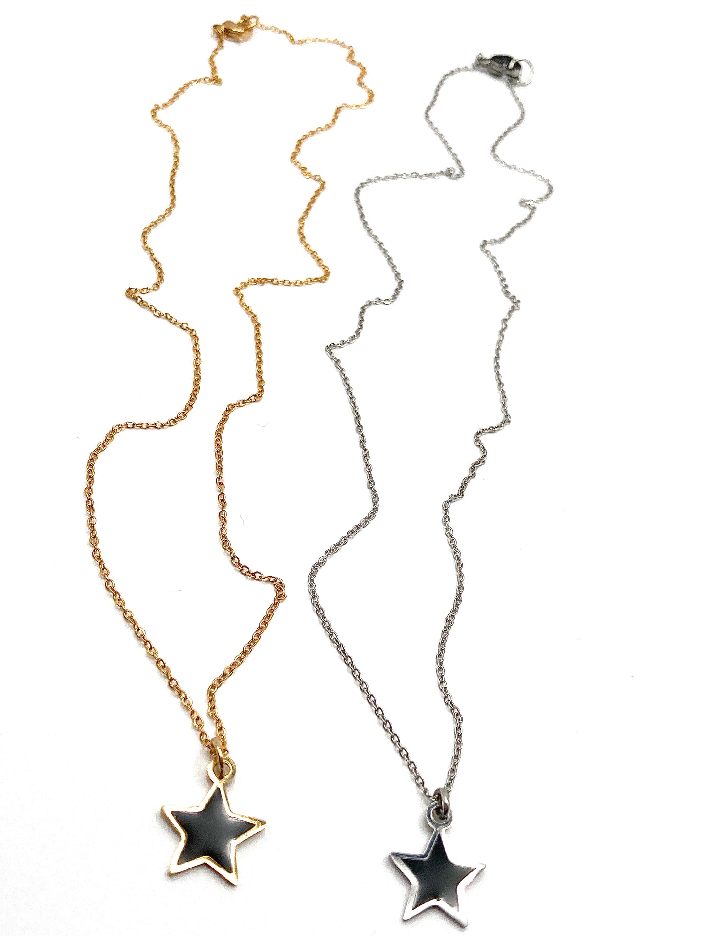 Collana con stella smaltata