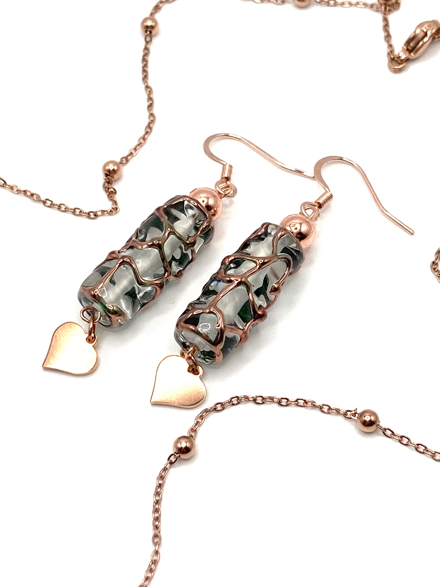 Collana e orecchini con tubo in vetro