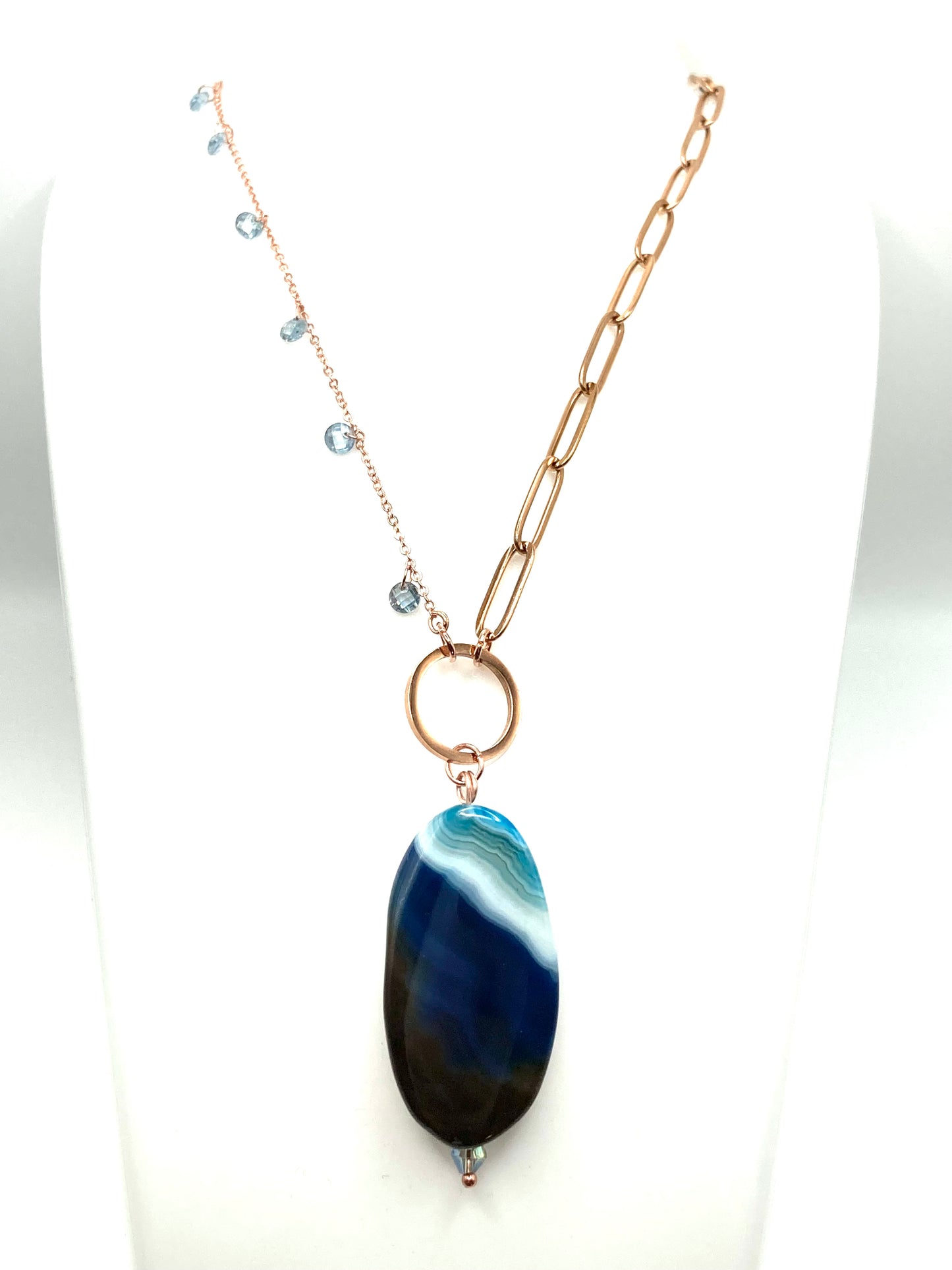 Collana con zirconi e pietra dura