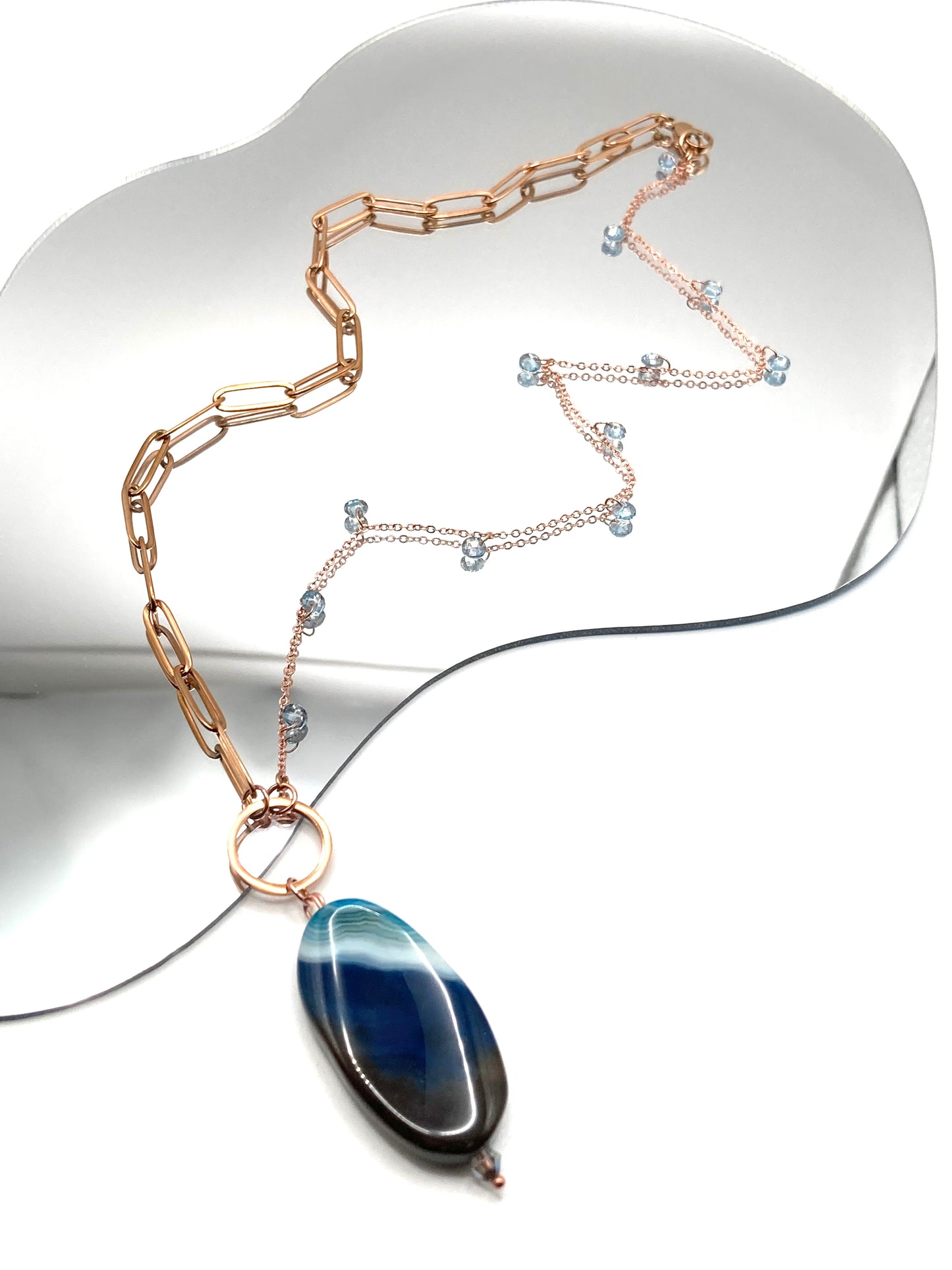 Collana con zirconi e pietra dura