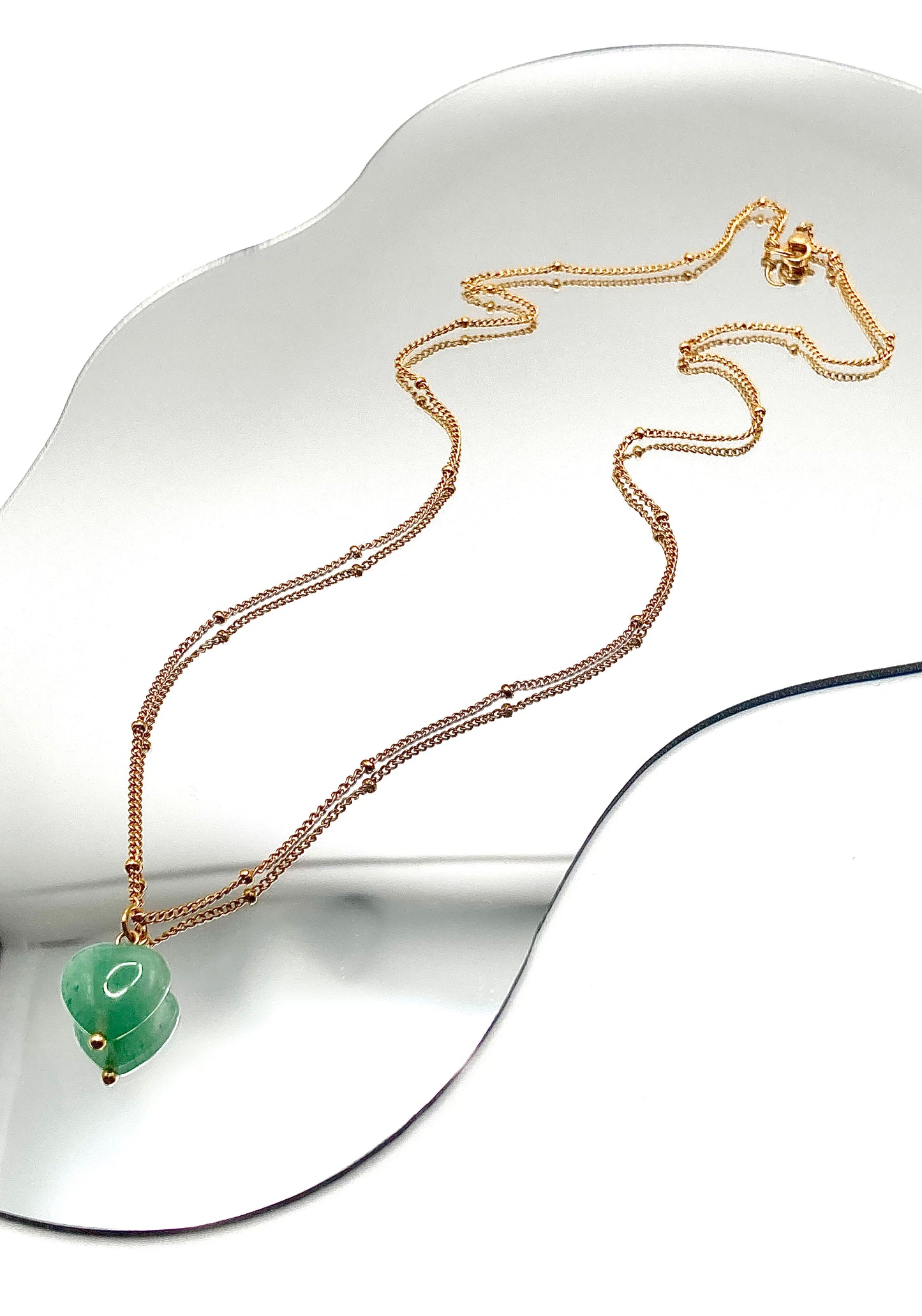 Collana con cuore in pietra dura