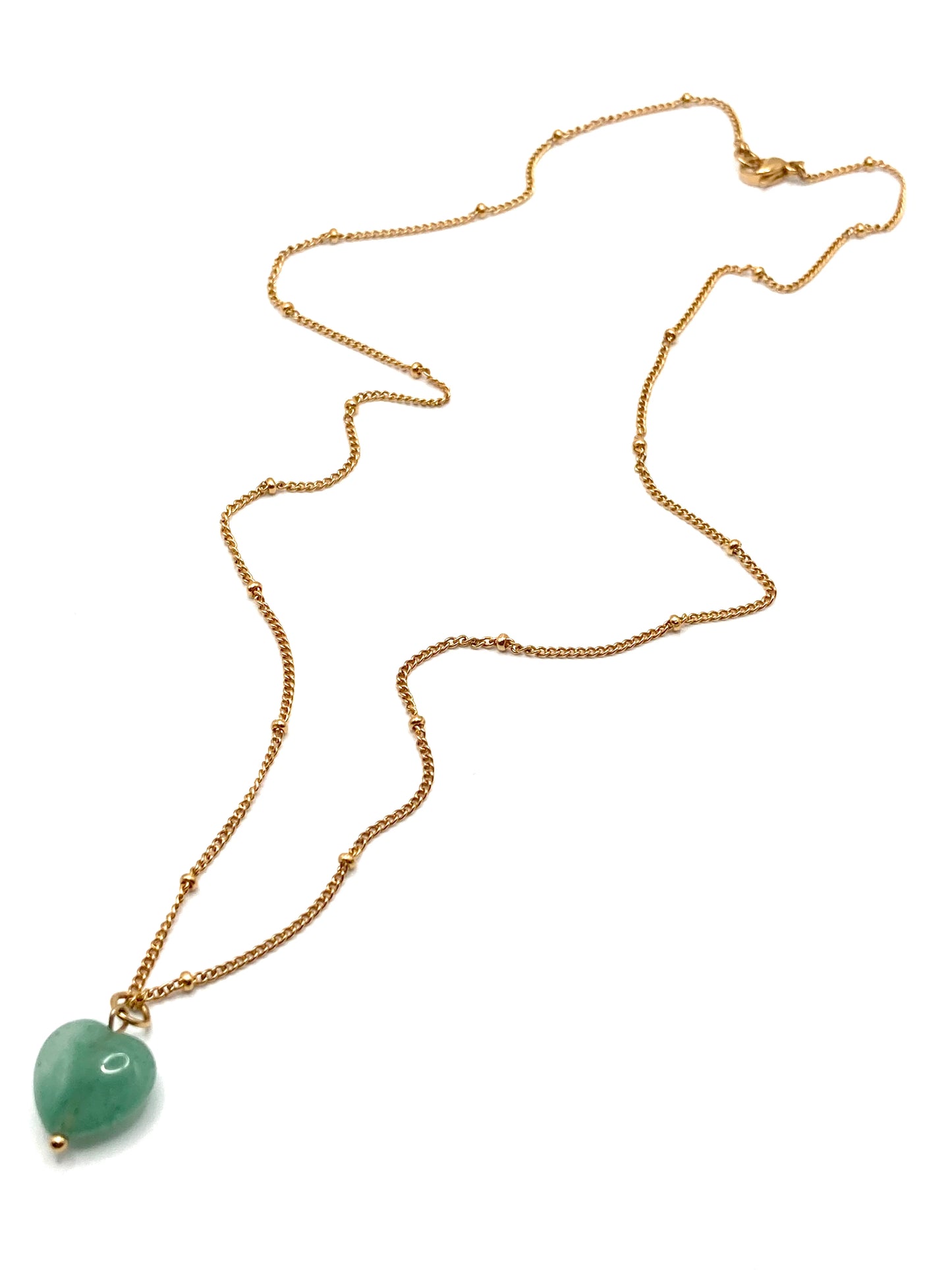 Collana con cuore in pietra dura