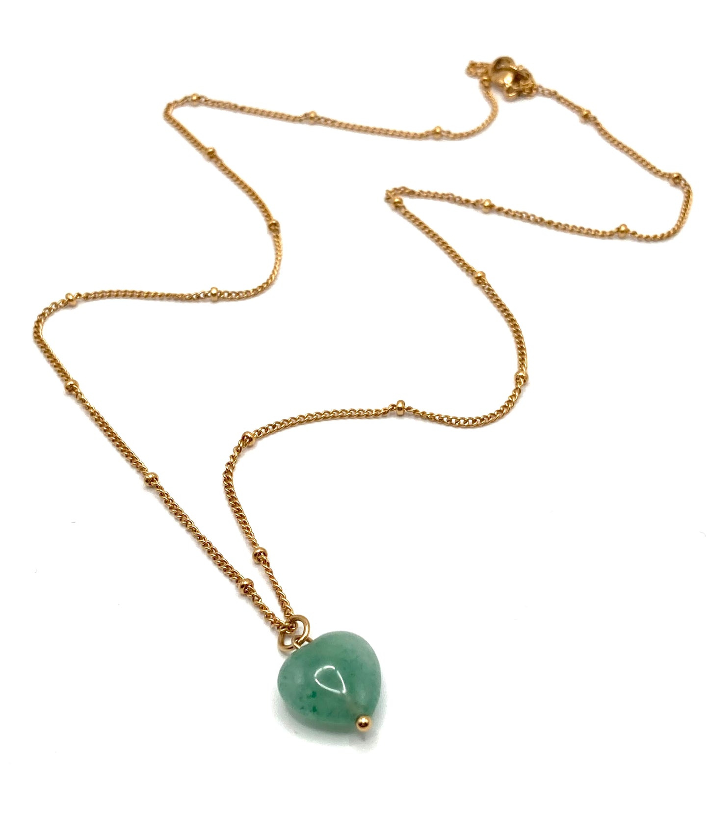 Collana con cuore in pietra dura