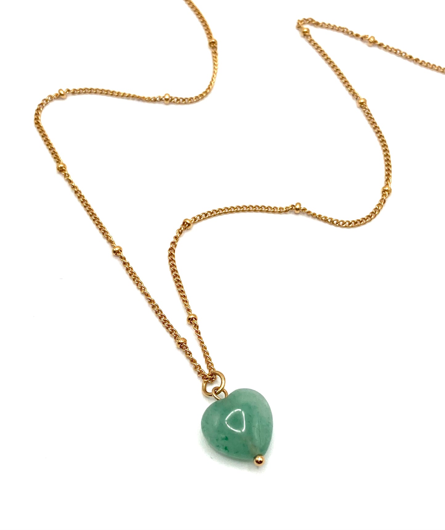 Collana con cuore in pietra dura