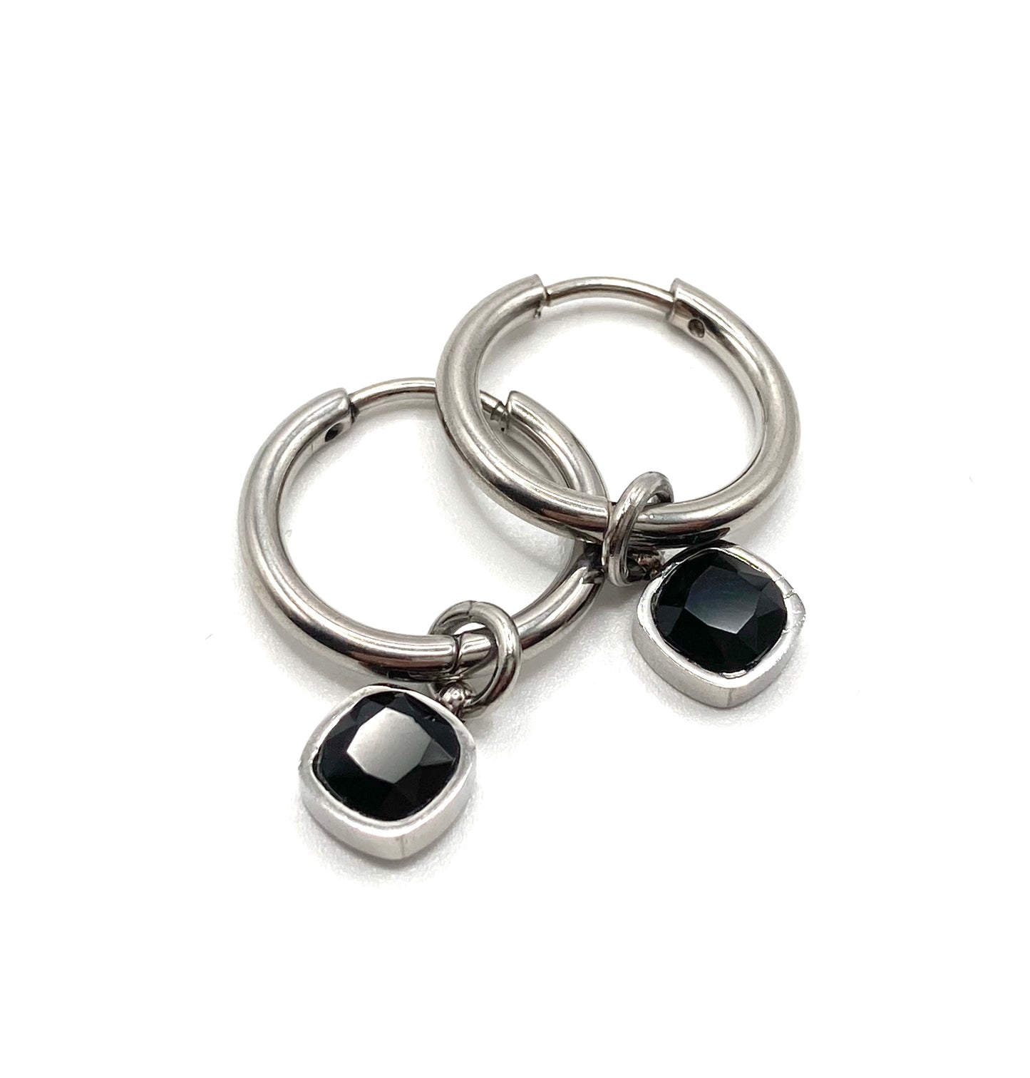 Orecchini a cerchio punto luce