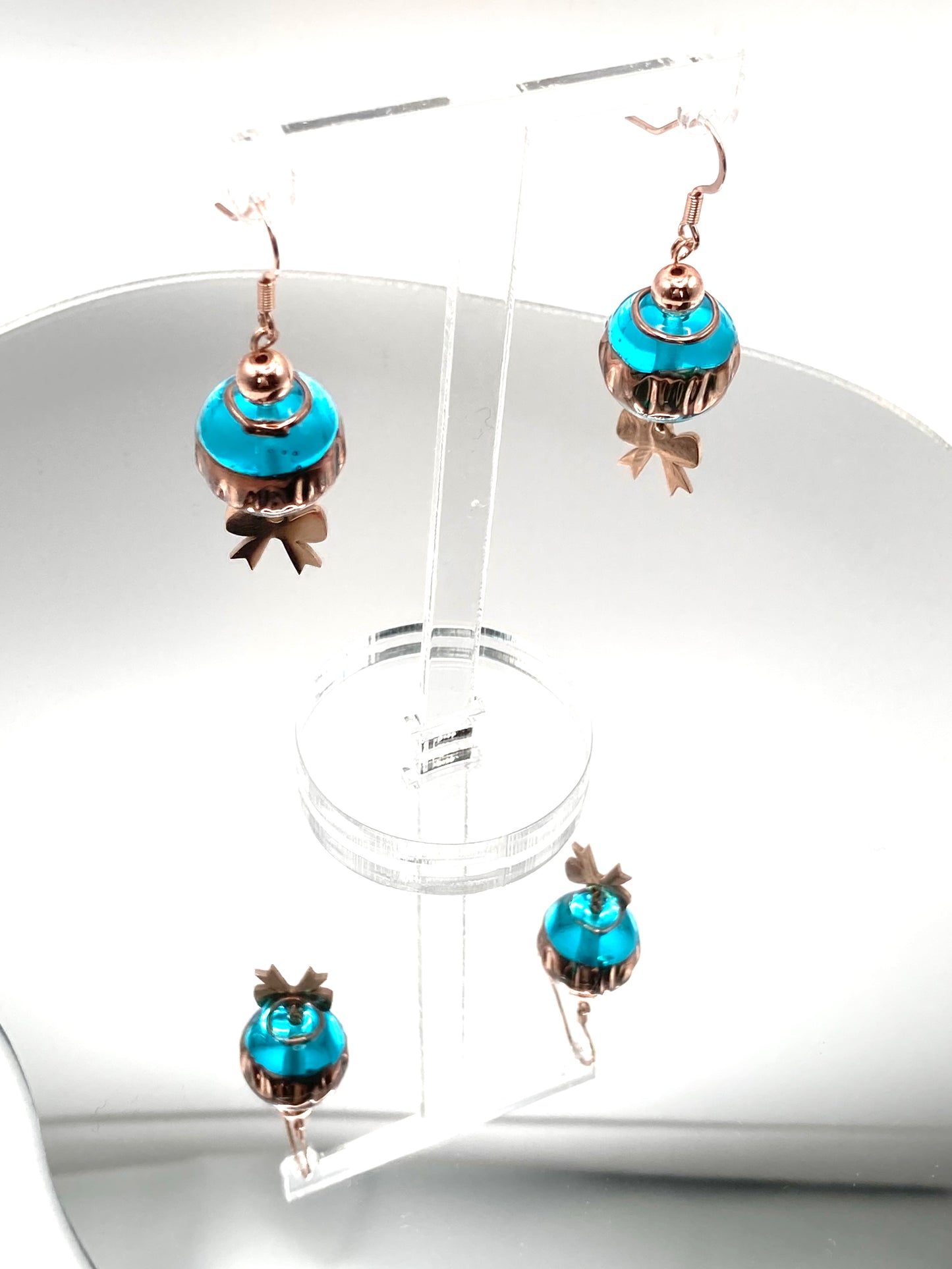 Orecchini pendenti con fiocco