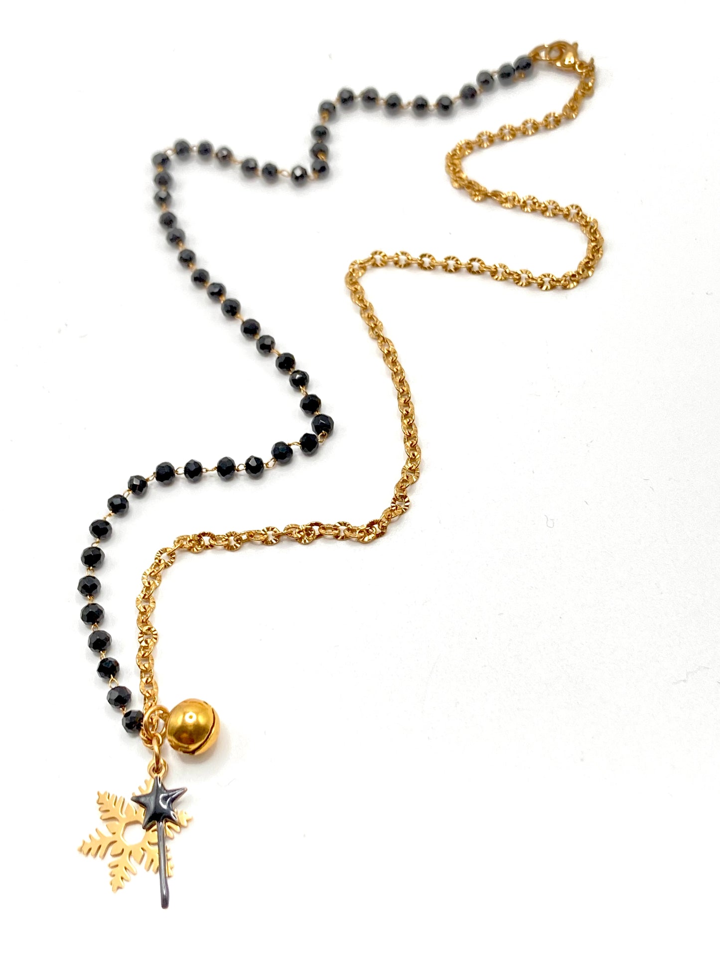 Collana rosario con bacchetta magica