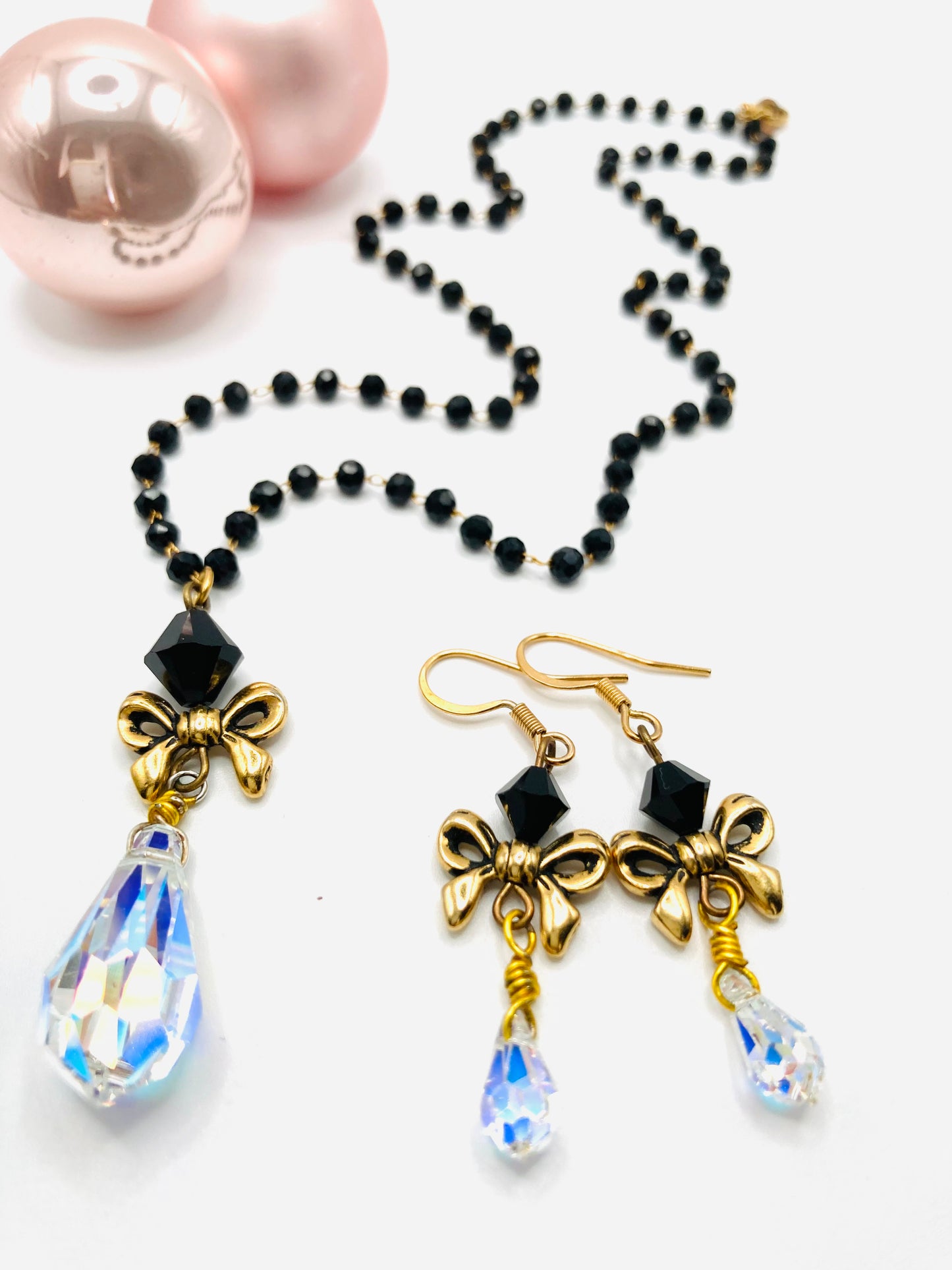 Collana e orecchini con goccia cristallo