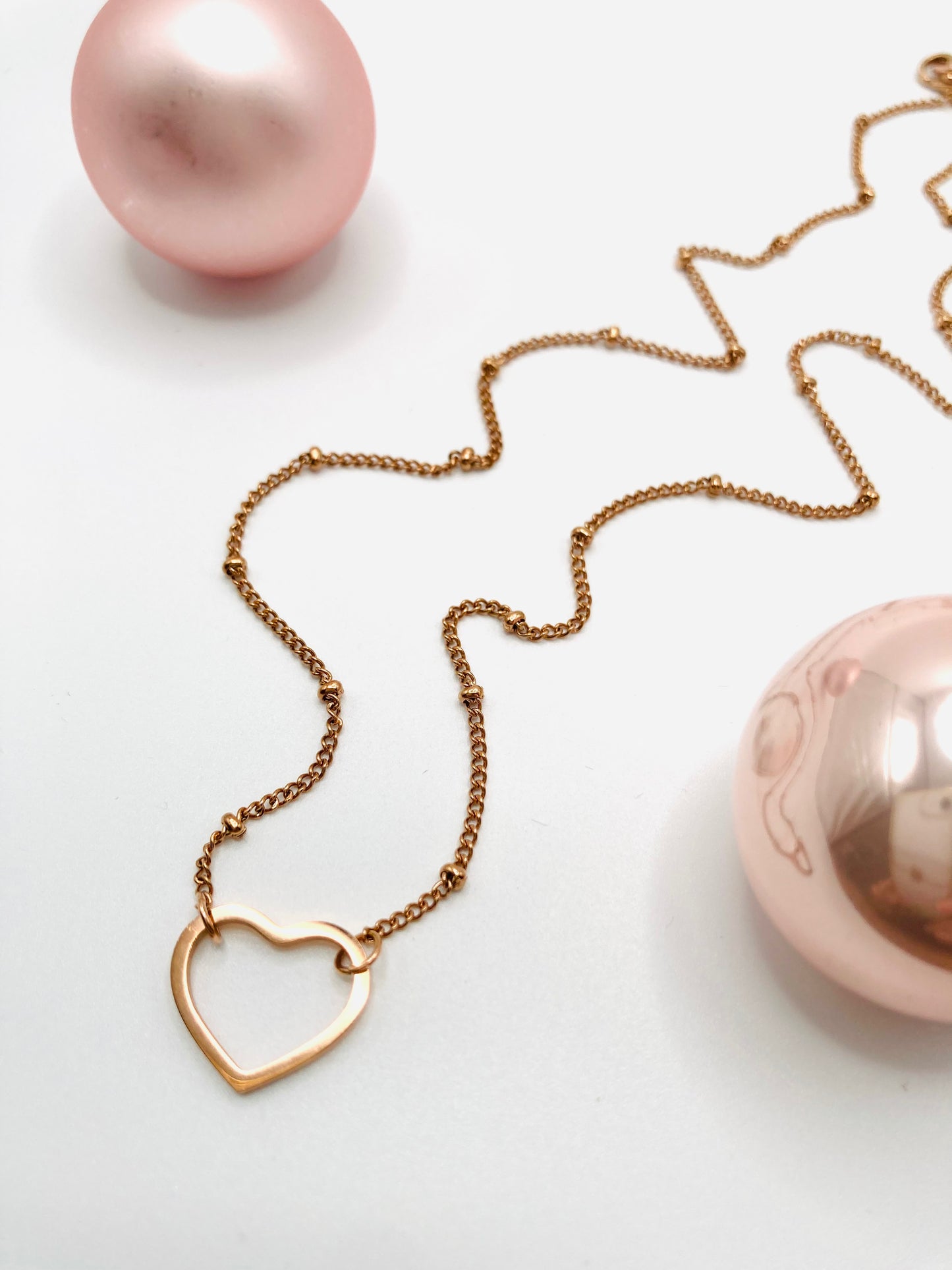 Collana con cuore vuoto