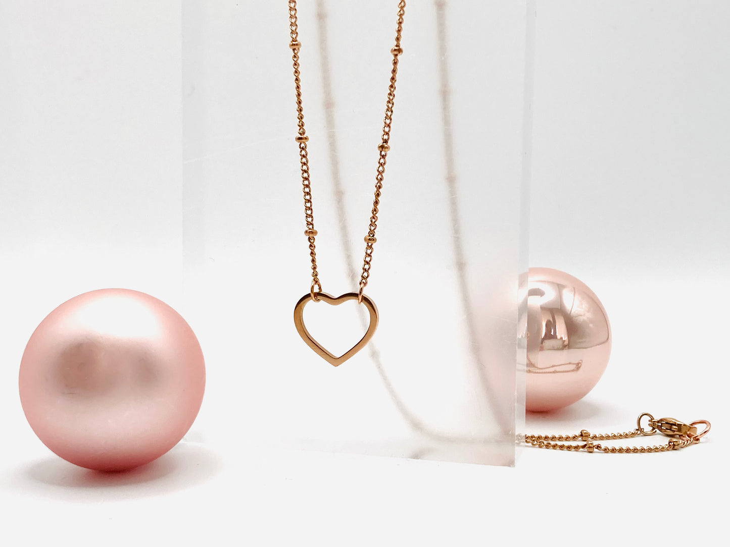 Collana con cuore vuoto