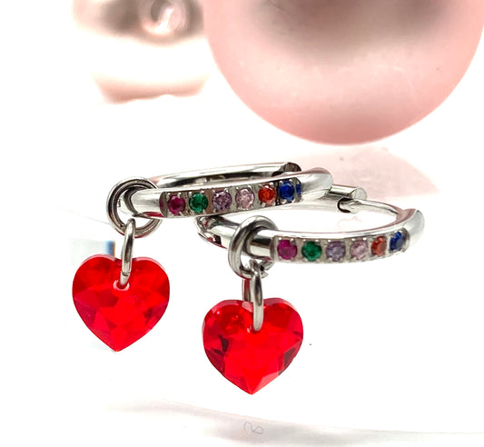 Orecchini a cerchio con cuore in cristallo