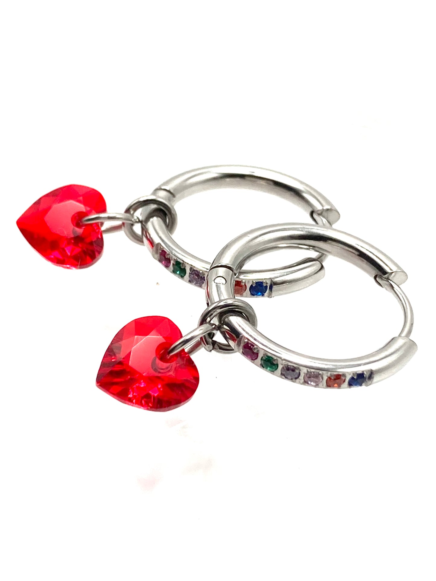 Orecchini a cerchio con cuore in cristallo