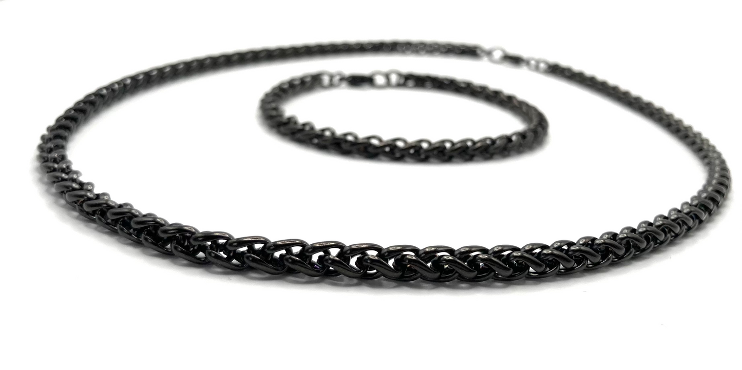 Collana e bracciale intrecciati