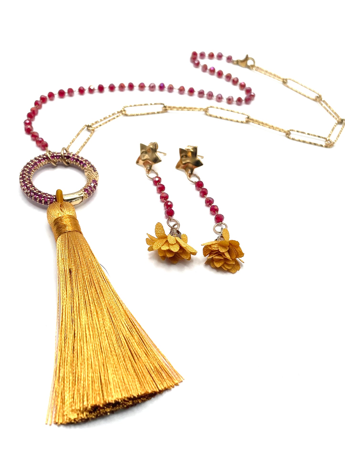 Collana e orecchini con nappina