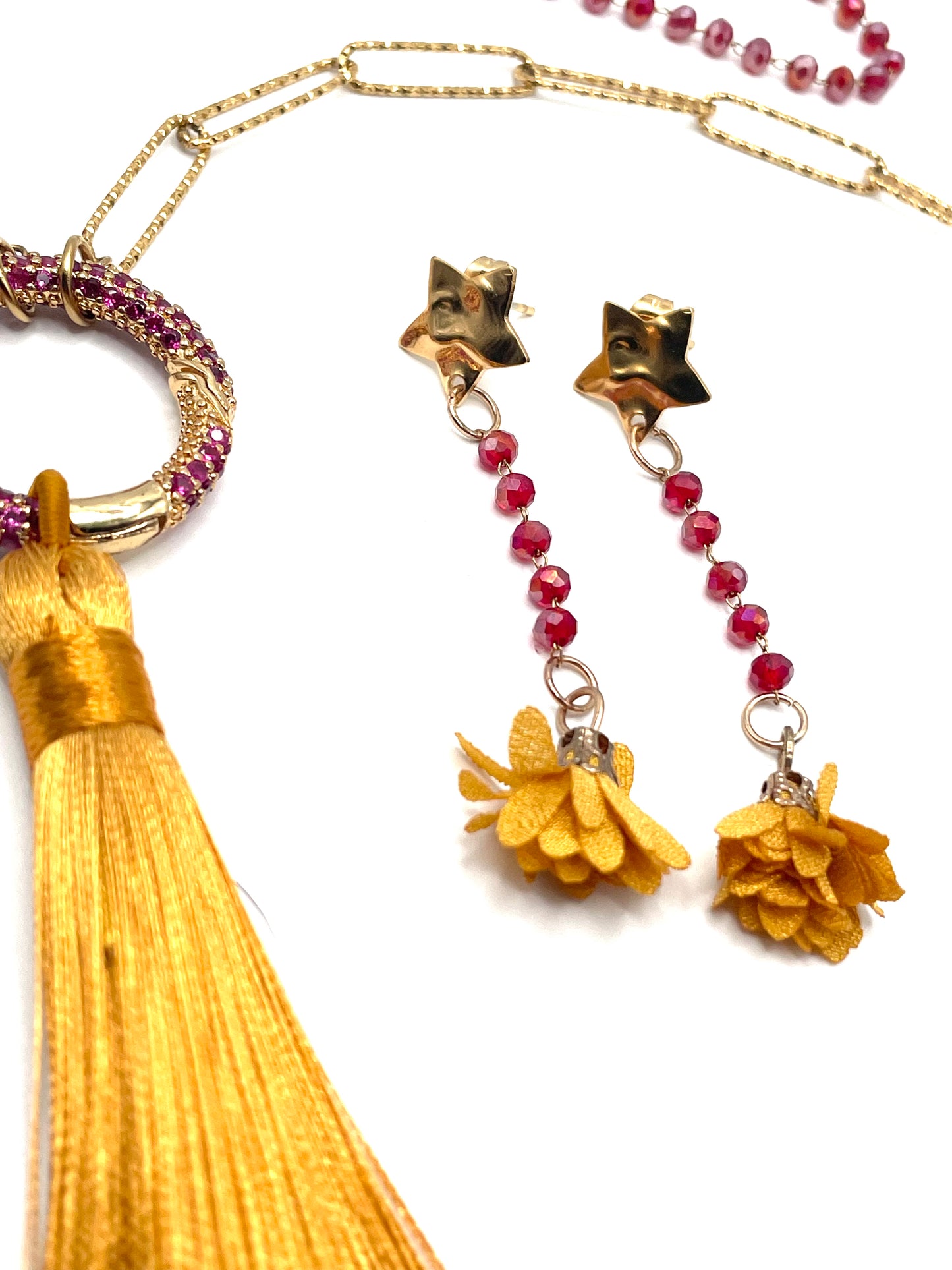 Collana e orecchini con nappina