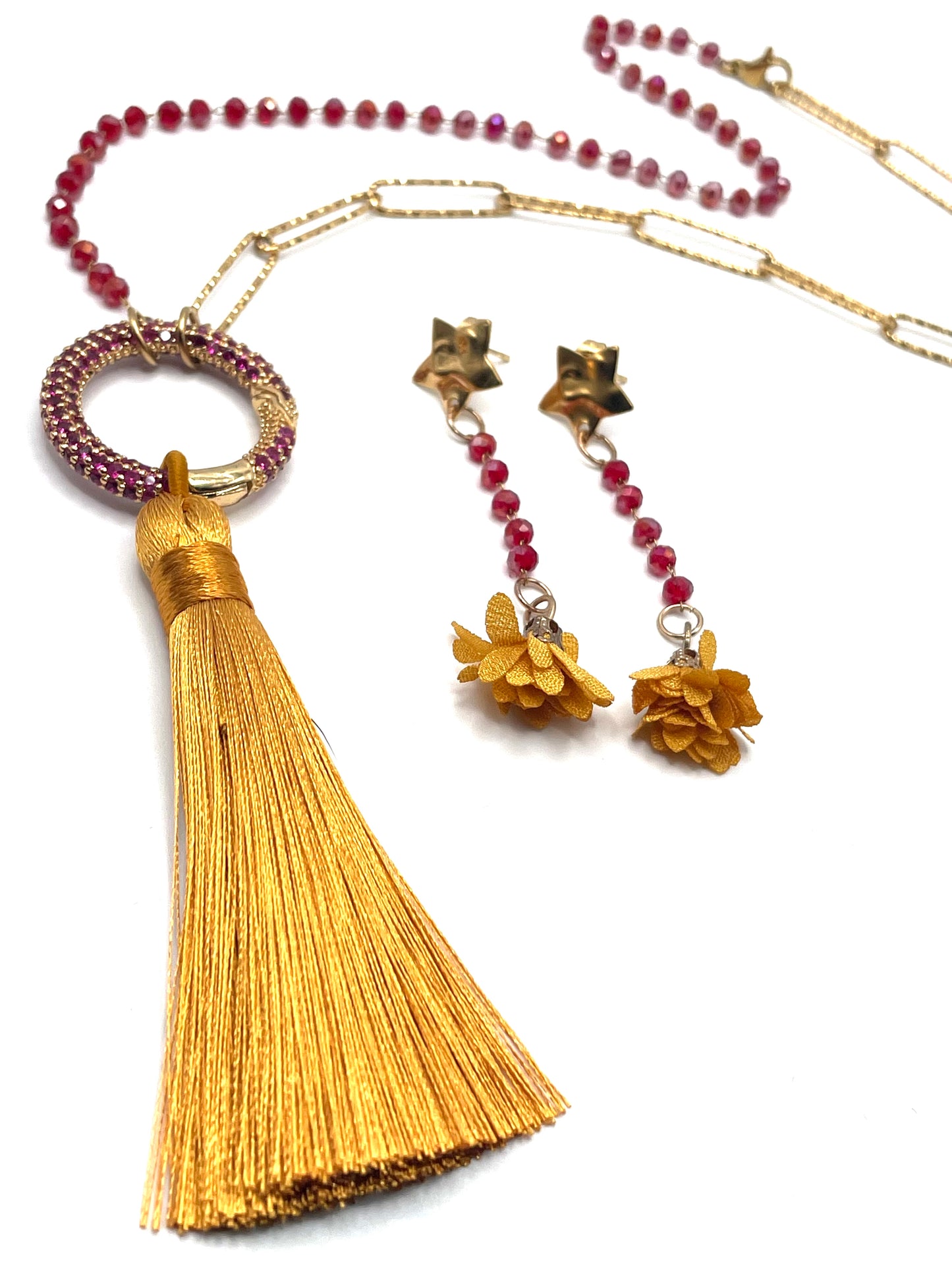 Collana e orecchini con nappina