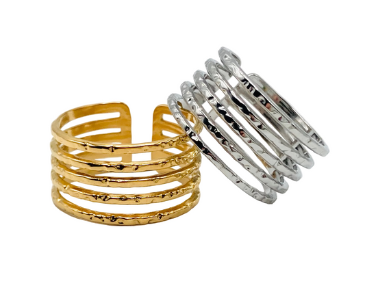 Anello a fascia effetto martellato