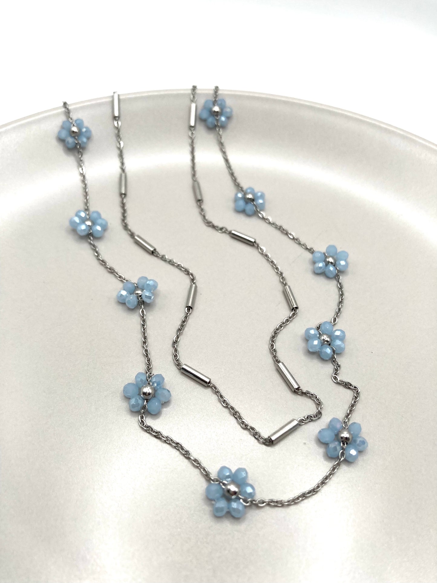 Collana con fiori in cristallo