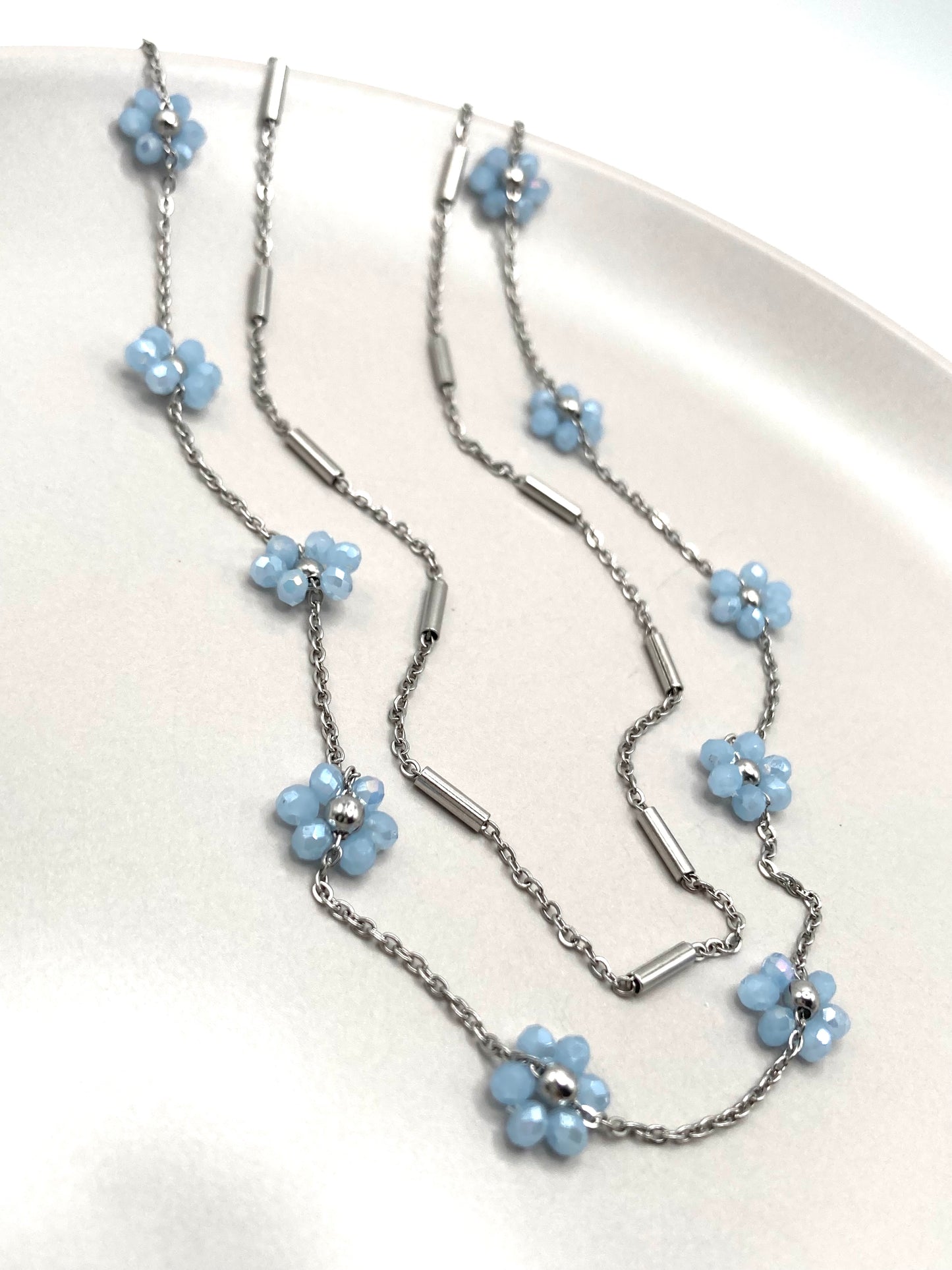 Collana con fiori in cristallo